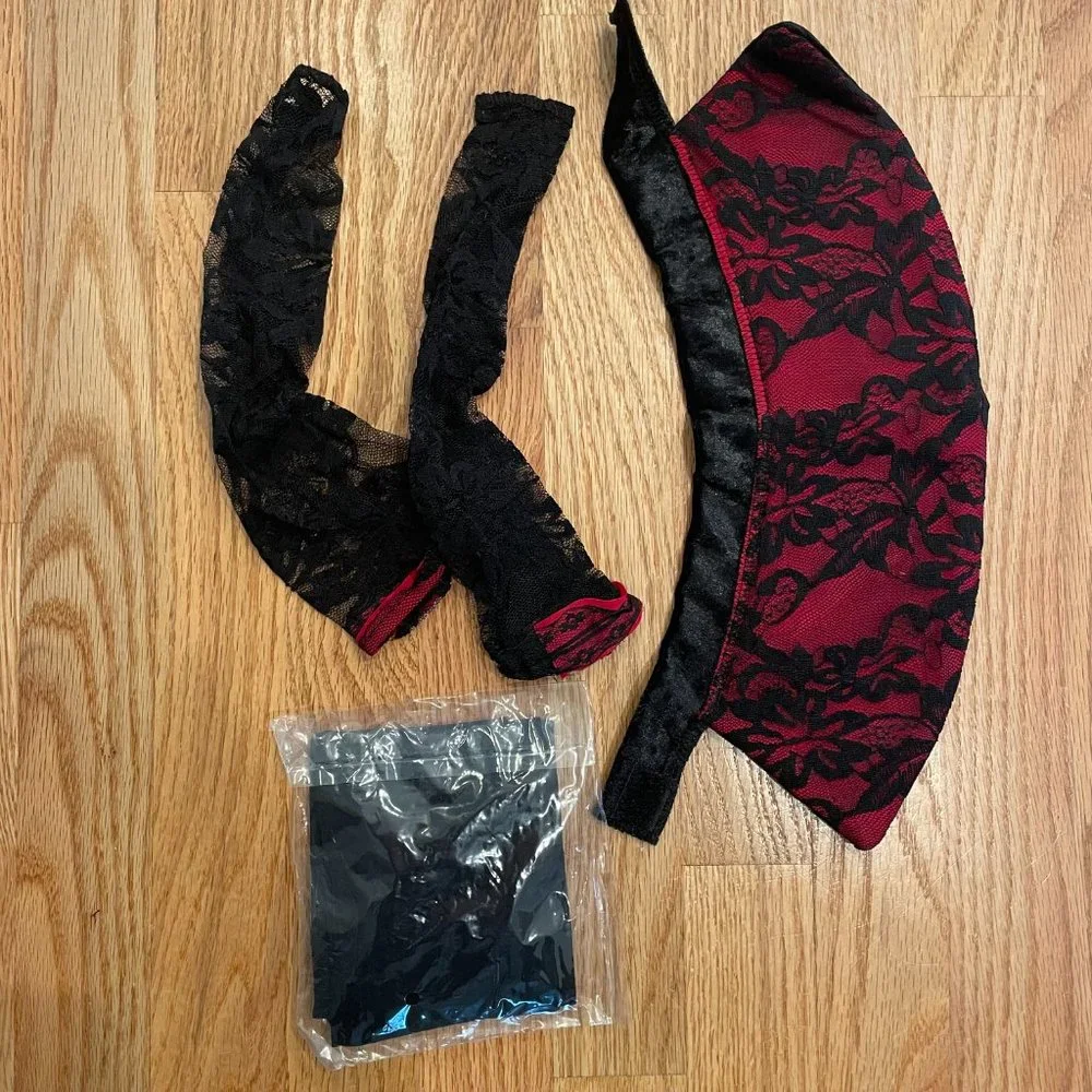 Vampire “Vampirina” Costume Black Red Lace Girls Size Large 12/14